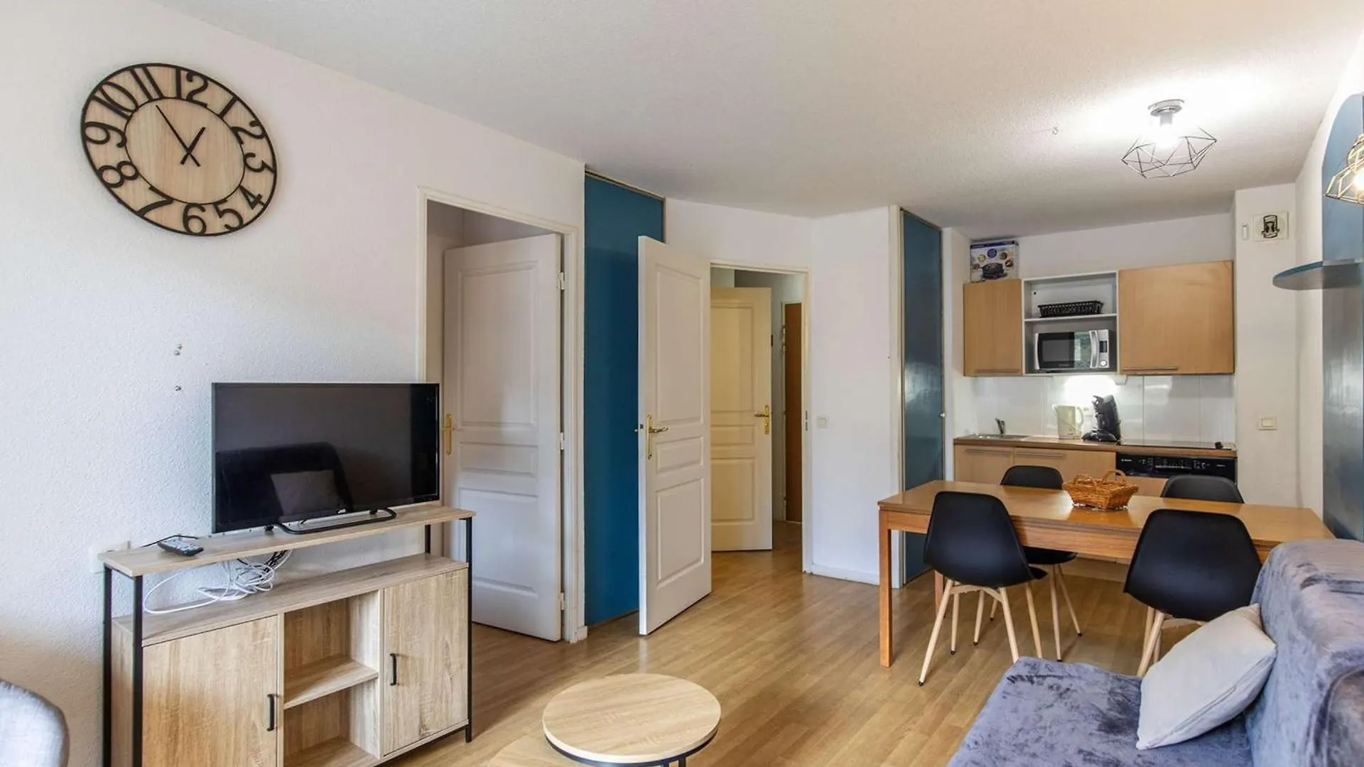 Charmant T2 Pour 6 Avec Terrasse, Piscine Couverte Et Parking A Bagneres-De-Bigorre - Fr-1-404-275