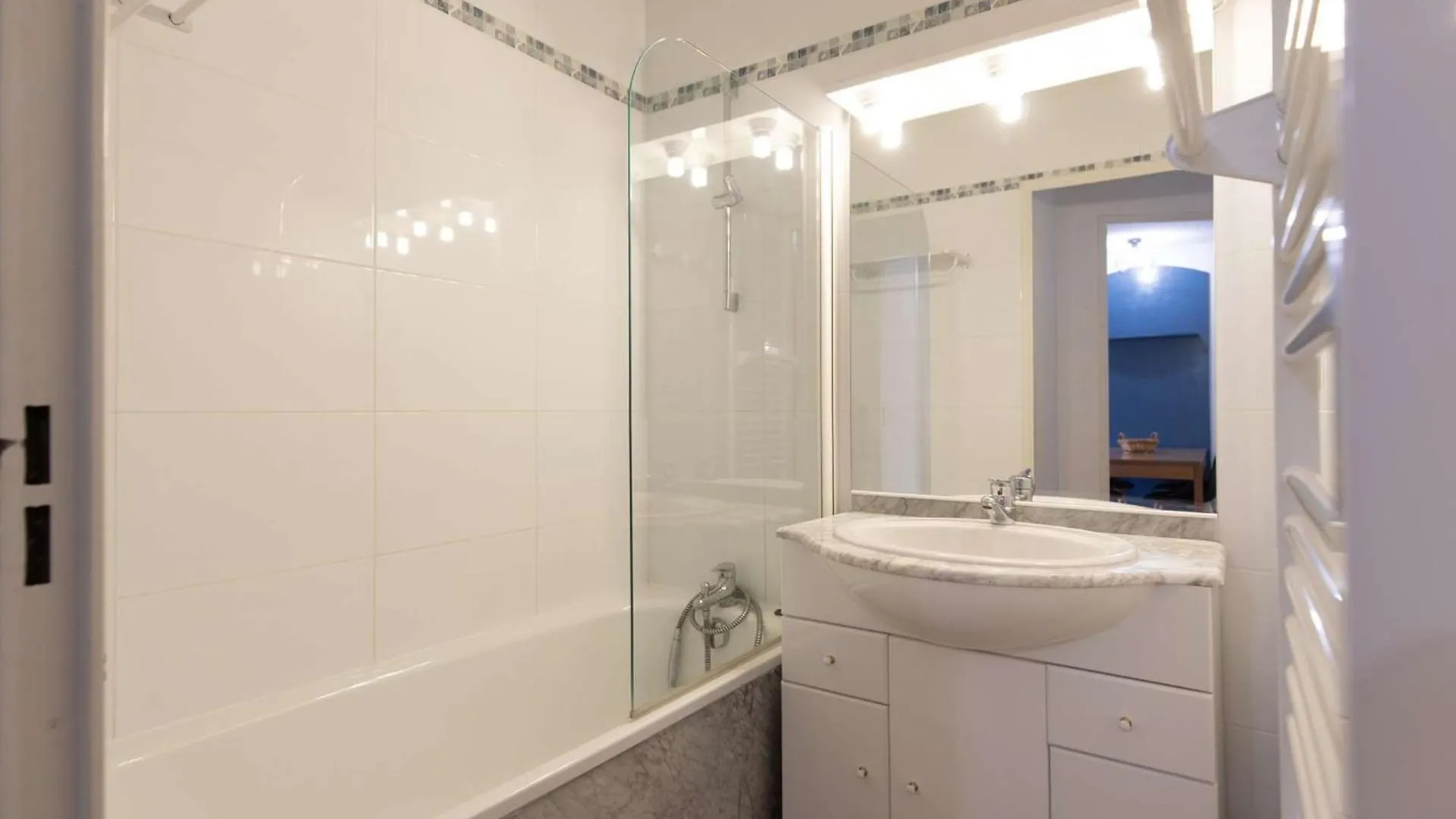 Daire Charmant T2 Pour 6 Avec Terrasse, Piscine Couverte Et Parking A Bagneres-De-Bigorre - Fr-1-404-275 Fransa