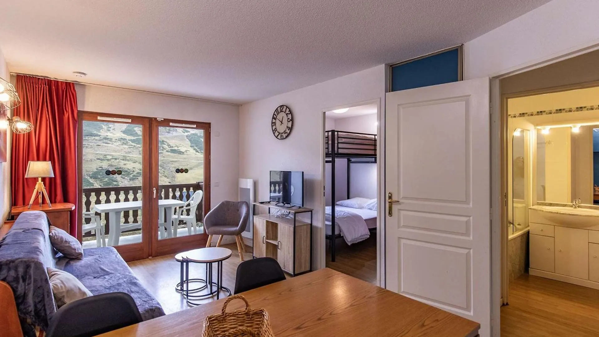 Charmant T2 Pour 6 Avec Terrasse, Piscine Couverte Et Parking A Bagneres-De-Bigorre - Fr-1-404-275 Fransa